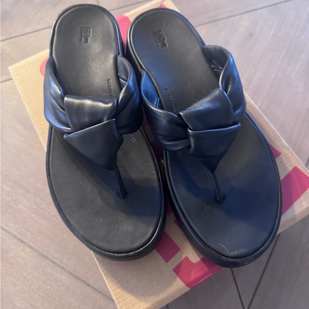 FitFlop F-MODE Knot Soft-Leather Flatform Toe-Post Sandals - Picture 2 of 11
